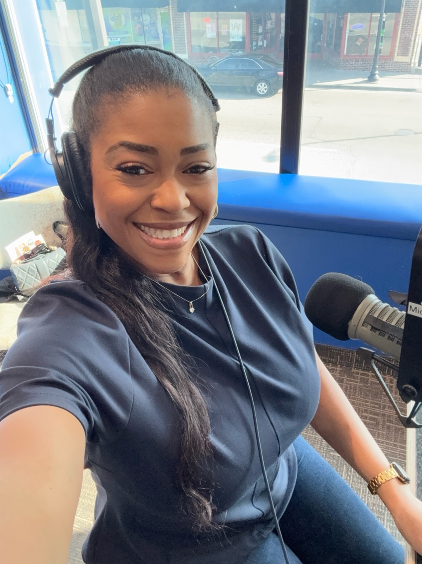 Aquilla Robinson on-air at 89.9 KMOJ FM